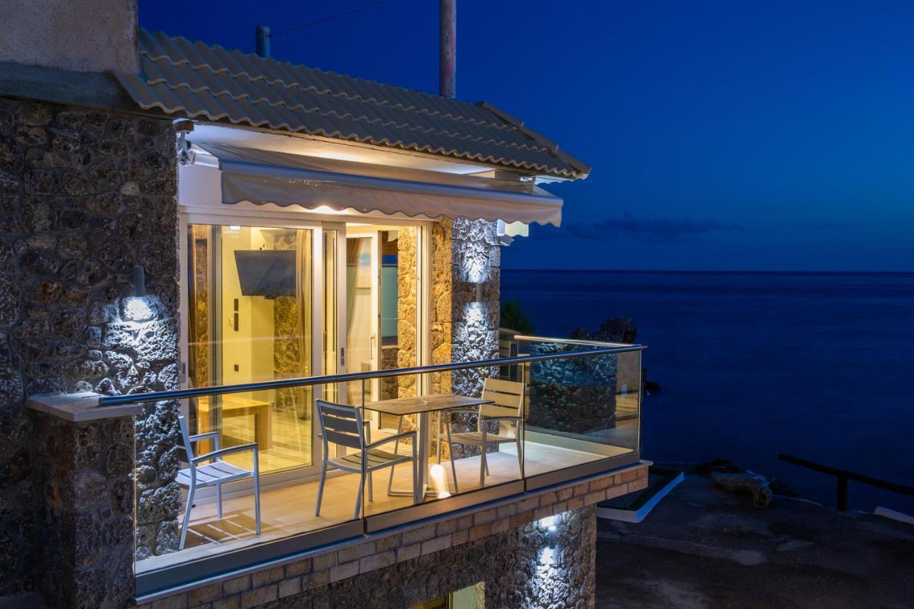 Black Rocks Family, Luxury Seafront Beach Maisonette Agios Gordios  Buitenkant foto