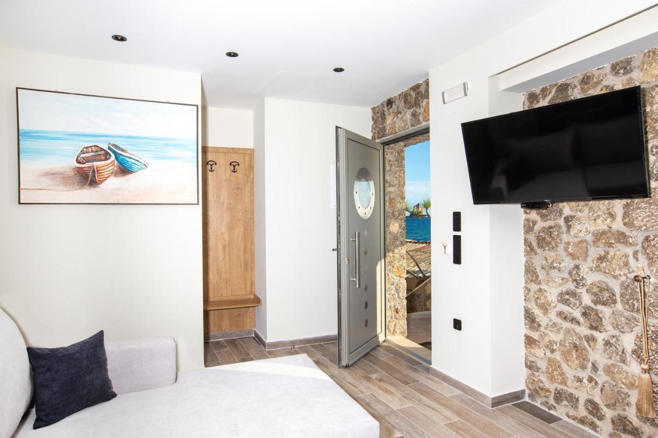Black Rocks Family, Luxury Seafront Beach Maisonette Agios Gordios  Buitenkant foto