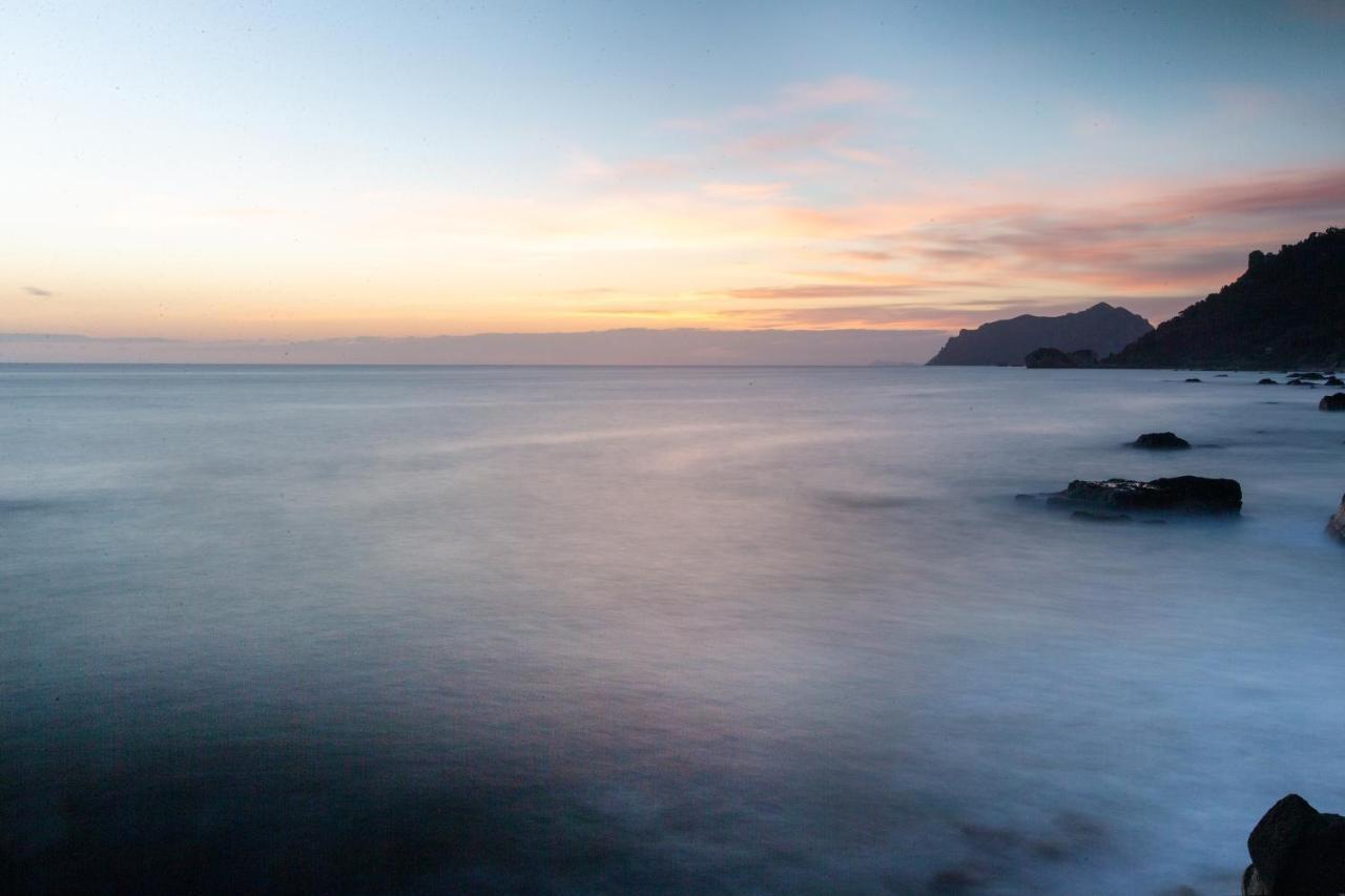 Black Rocks Family, Luxury Seafront Beach Maisonette Agios Gordios  Buitenkant foto