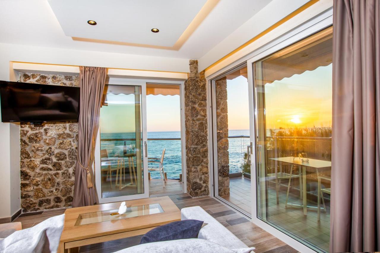 Black Rocks Family, Luxury Seafront Beach Maisonette Agios Gordios  Buitenkant foto