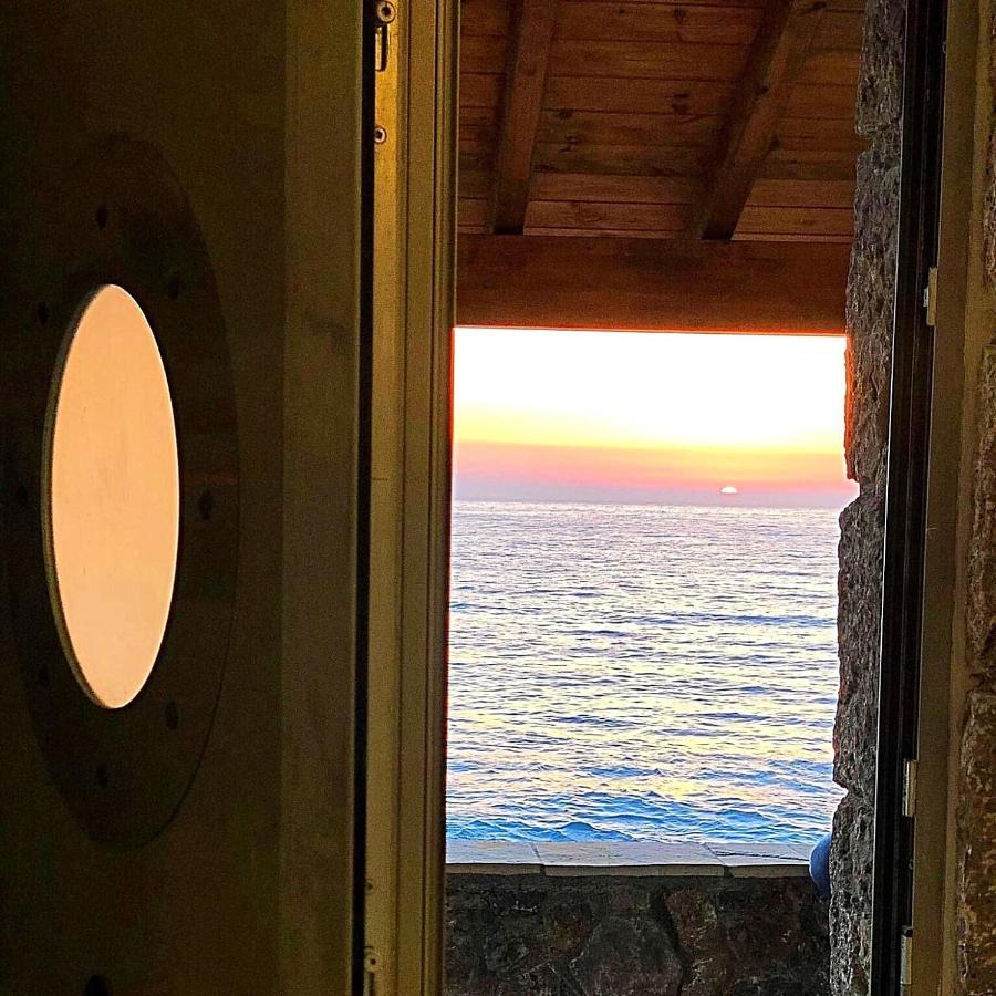 Black Rocks Family, Luxury Seafront Beach Maisonette Agios Gordios  Buitenkant foto